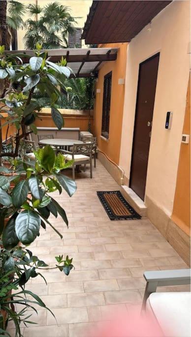 Cola Di Rienzo 243 Relais-B Villa Rome Bagian luar foto